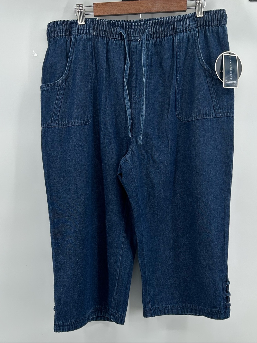 Karen Scott Pull On Capris Comfort Waist Lightweight Women's Size Large NWT